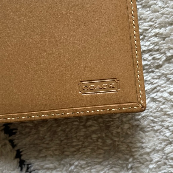 Vintage Coach Tri Fold Wallet - Picture 3 of 6